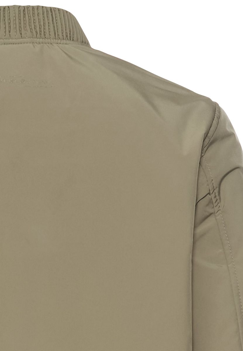 Mantel, Camel active